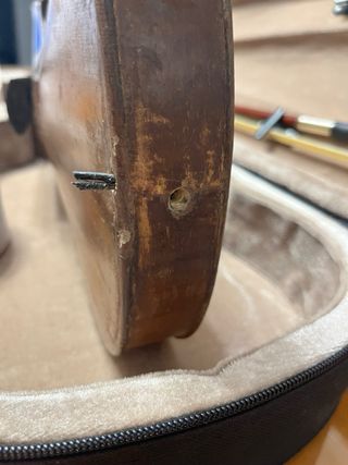 Violín antiguo para restaurar