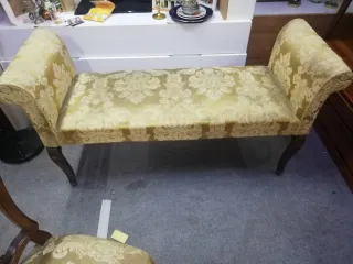 Banqueta Descalzadora Clásica Tapizada