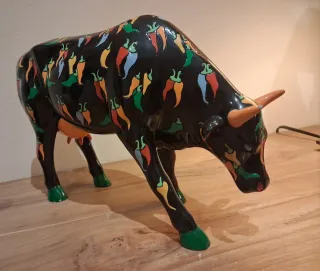 PRECIOSA FIGURA VACA COW PARADE.