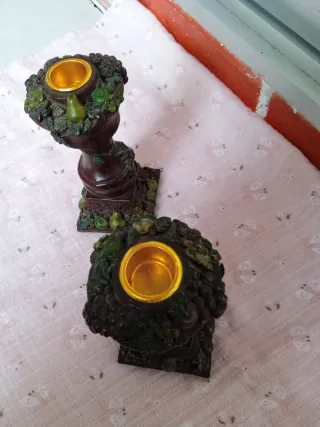 2 Candelabros Resina Frutas y Hiedra