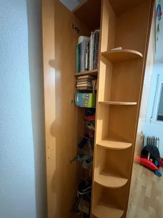 Armario de madera color beige/marrón