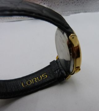 Reloj Lorus Quartz Mujer Dorado y Negro