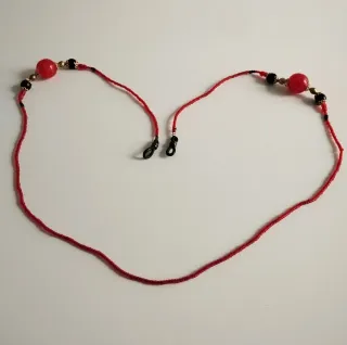 Cordón para gafas con cuentas rojas y negras