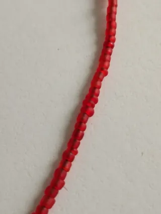 Cordón para gafas con cuentas rojas y negras