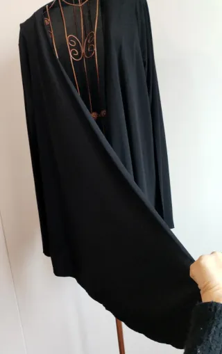 Cardigan asimmetrico nero taglia unica