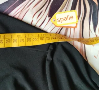 Cardigan asimmetrico nero taglia unica