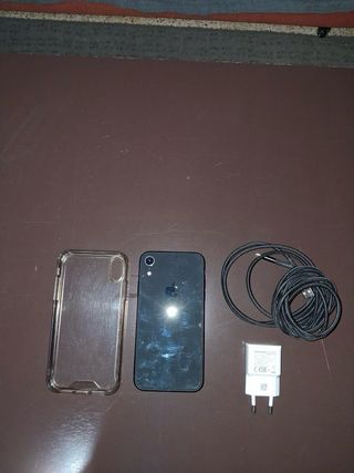 iPhone XR Negro + Funda y Cargador