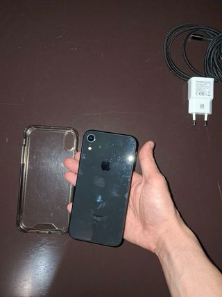 iPhone XR Negro + Funda y Cargador