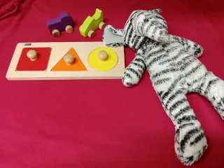 Set di giocattoli per bambini: puzzle e macchinine