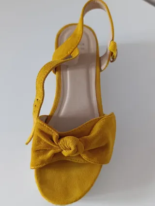 Sandalias esparto mostaza talla 37