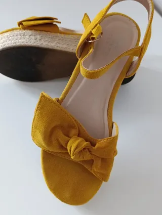 Sandalias esparto mostaza talla 37