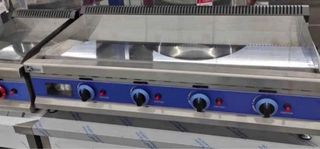 Piastra a gas 4 fuochi con protezione in vetro