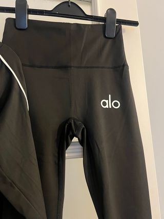 Conjunto Alo Yoga Negro 3 piezas