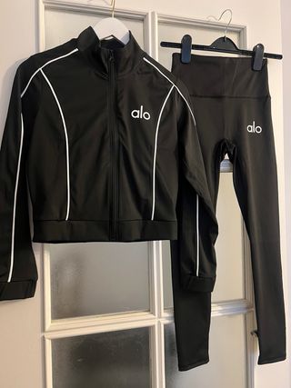 Conjunto Alo Yoga Negro 3 piezas