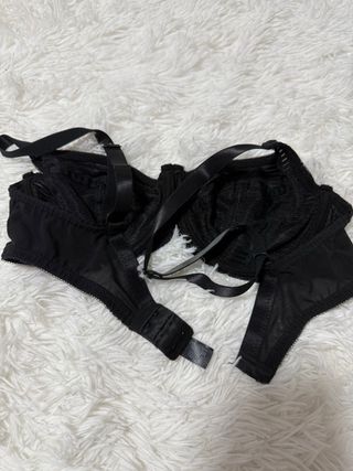 Sujetador sin relleno negro  SECRET POSSESIONS