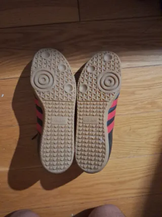 Adidas Samba Negro y Rojo