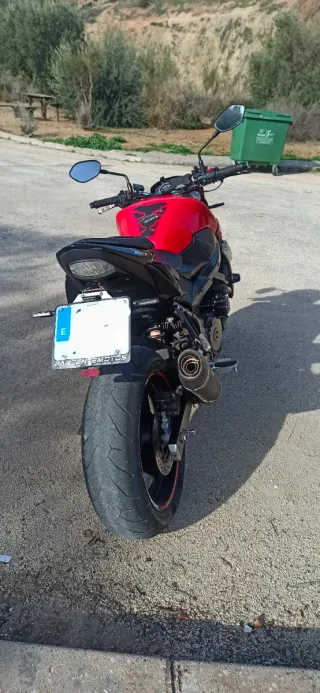 Suzuki GSR 750 2014 Roja y Negra
