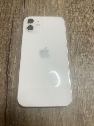 iPhone 12 Blanco 128GB + 8 Fundas