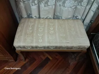 Descalzador tapizado estilo clásico