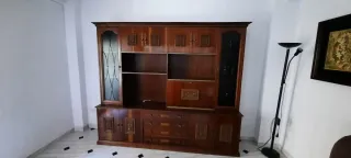 Mueble bar madera y cristal