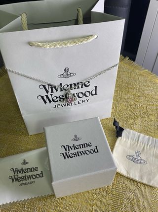 Collar Vivienne Westwood Corazón Rosa Plata