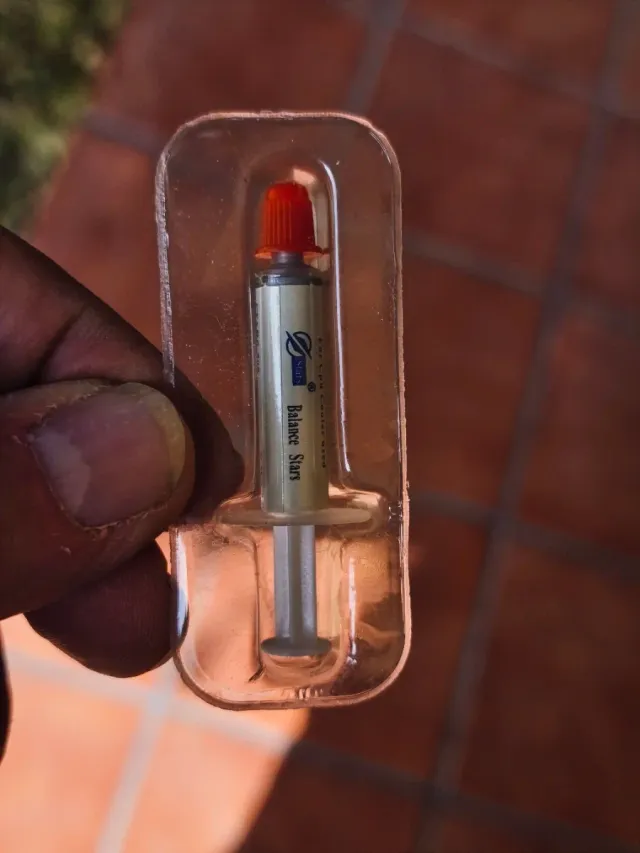 25 envases de Pasta Térmica son 25.