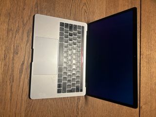 MacBook Pro 13 Apple Plata/Gris Espacial 256 GB.