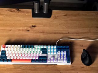 Teclado Red Dragon + Logitech Vertical + Titanwolf