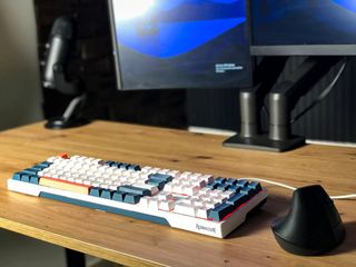 Teclado Red Dragon + Logitech Vertical + Titanwolf