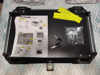 Baúl para moto negro nuevo