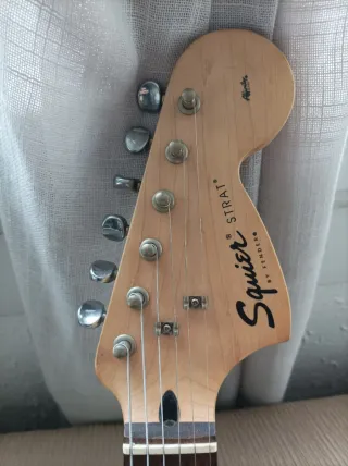 Guitarra Squier Affinity by Fender