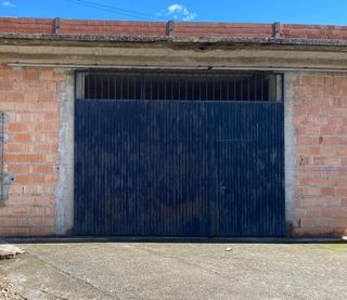 Portón de garaje nave de hierro