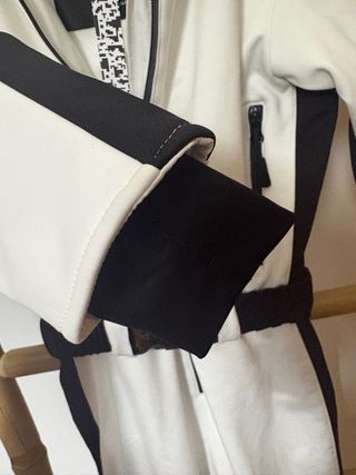 Mono de esquí ASOS blanco y negro