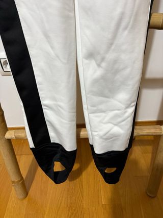 Mono de esquí ASOS blanco y negro