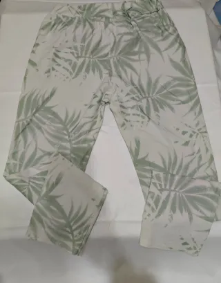 Pantalón mujer estampado hojas
