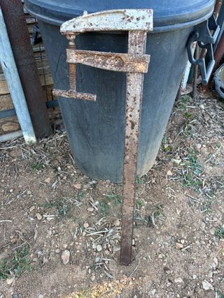 Herramienta de prensa antigua