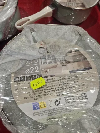 Juego de cacerolas verde menta