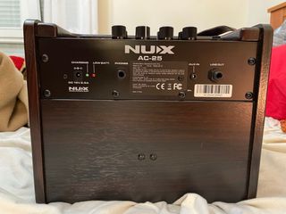 Amplificador NUX Acústico Negro/Marrón