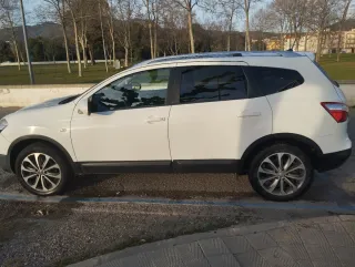Nissan Qashqai+2 2010