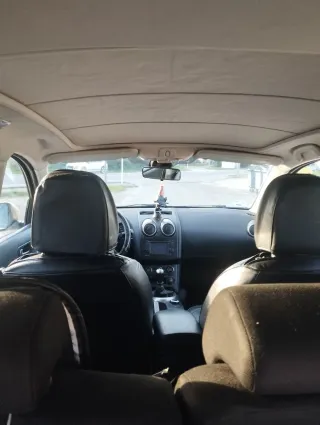 Nissan Qashqai+2 2010