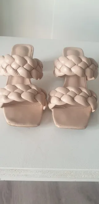Sandalias mujer beige trenzadas
