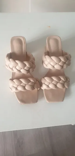 Sandalias mujer beige trenzadas