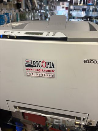 Impresora Ricoh Aficio SP C240DN con tóner nuevo
