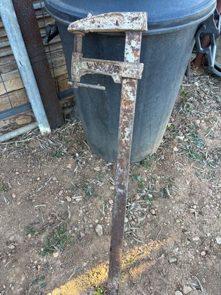 Herramienta de prensa antigua