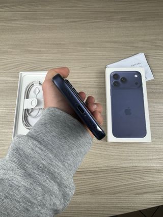 iPhone 17 Pro Max Blu Navy