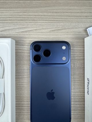 iPhone 17 Pro Max Blu Navy