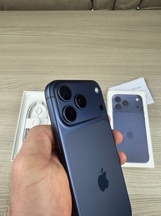 iPhone 17 Pro Max Blu Navy
