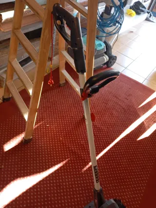 Se alquila Barredora peinadora césped artificial,