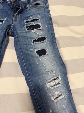 Pantalones pitillo Guess rotos azules