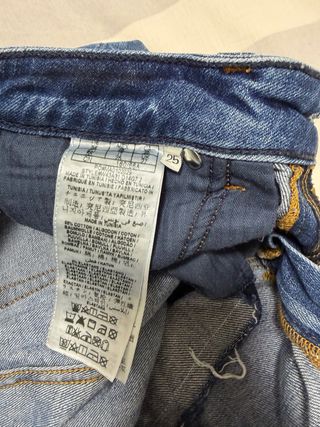 Pantalones pitillo Guess rotos azules